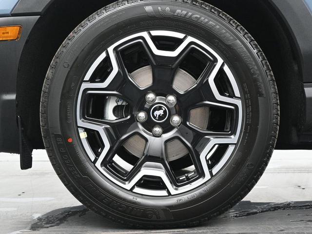 Photo of 2025 Azure Gray Metallic Ford Bronco Sport