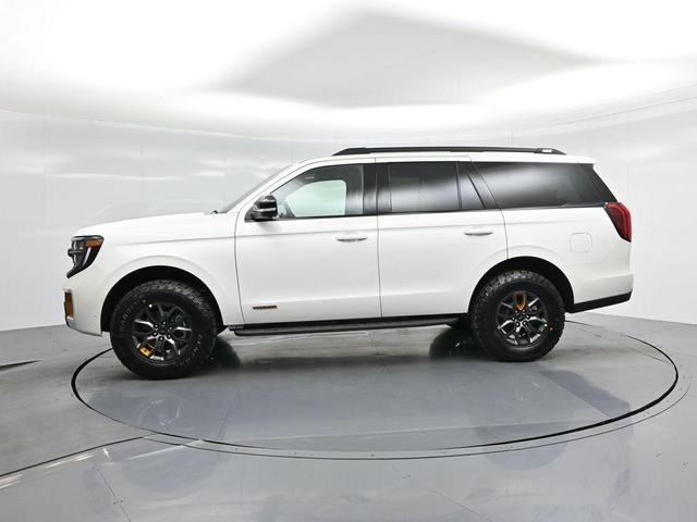 Photo of 2025 White Ford Expedition