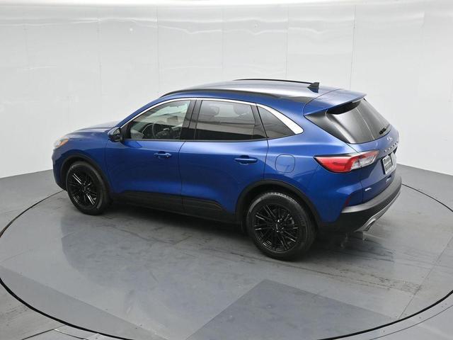 Photo of 2022 Atlas Blue Metallic Ford Escape