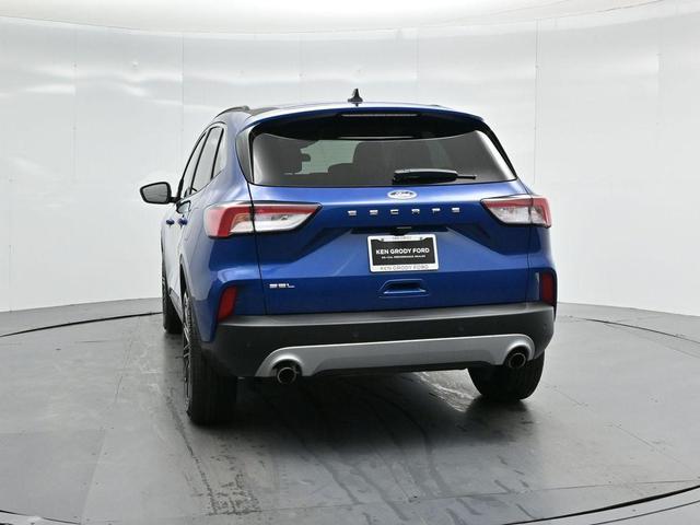 Photo of 2022 Atlas Blue Metallic Ford Escape