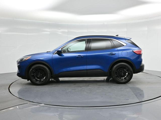 Photo of 2022 Atlas Blue Metallic Ford Escape