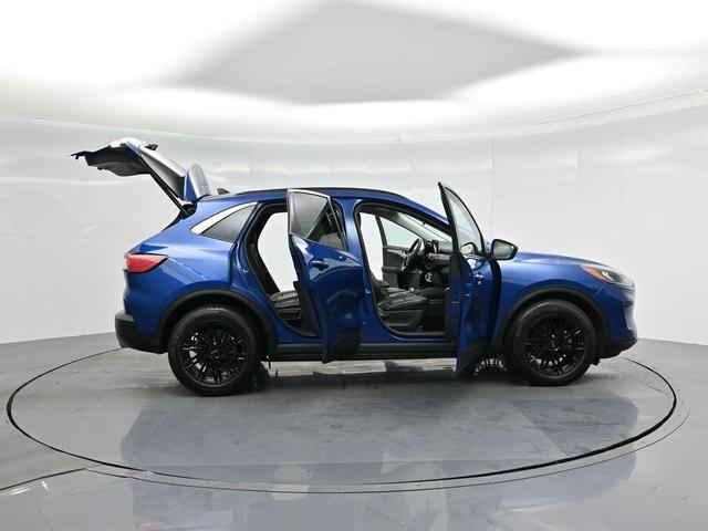 Photo of 2022 Atlas Blue Metallic Ford Escape
