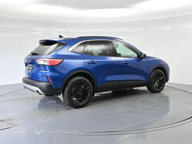 Photo of 2022 Atlas Blue Metallic Ford Escape