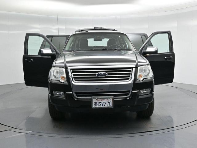 Photo of 2009 Black Clearcoat Ford Explorer