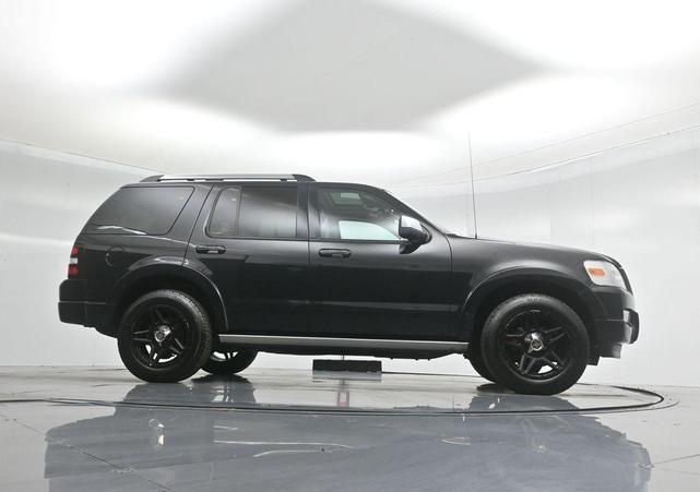 Photo of 2009 Black Clearcoat Ford Explorer