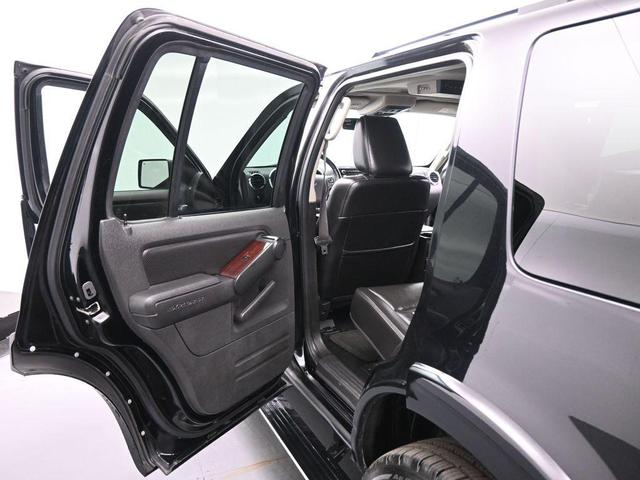 Photo of 2009 Black Clearcoat Ford Explorer
