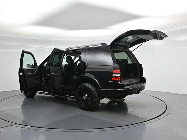 Photo of 2009 Black Clearcoat Ford Explorer