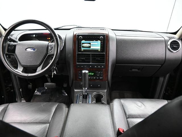 Photo of 2009 Black Clearcoat Ford Explorer