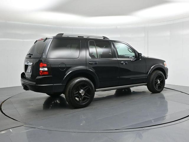 Photo of 2009 Black Clearcoat Ford Explorer