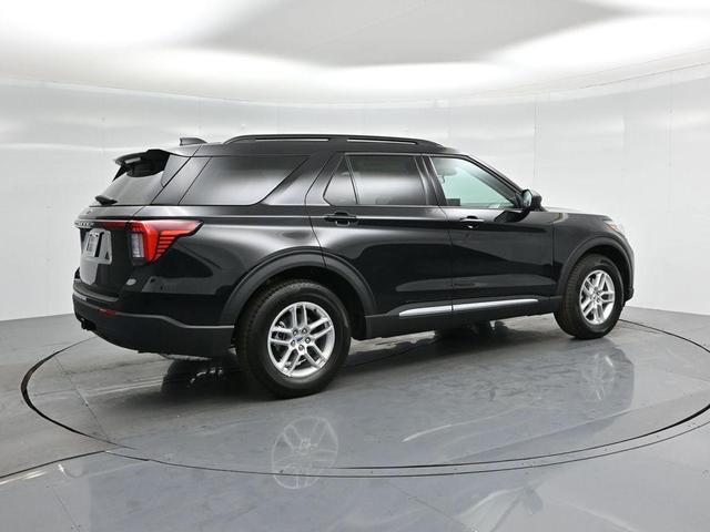 Photo of 2025 Black Metallic Ford Explorer