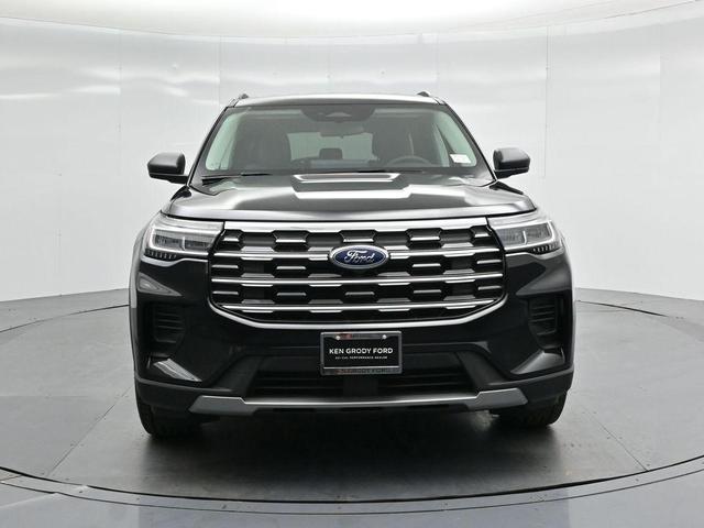 Photo of 2025 Black Metallic Ford Explorer