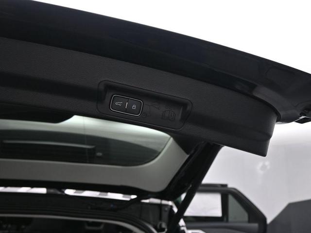 Photo of 2025 Black Metallic Ford Explorer