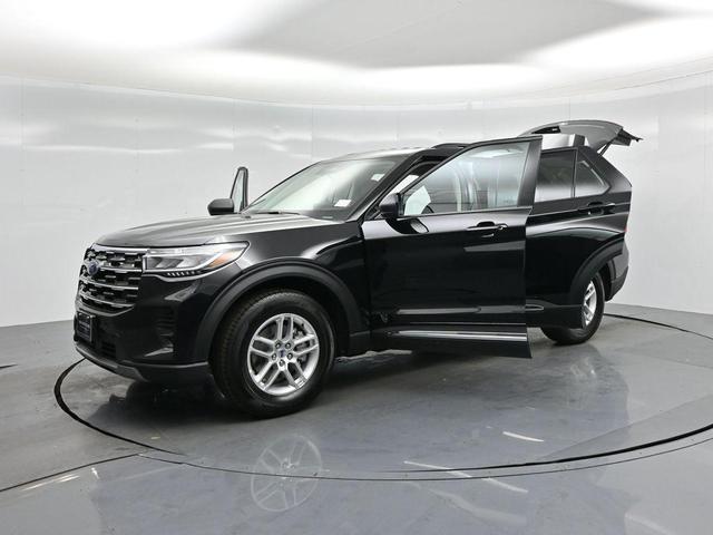 Photo of 2025 Black Metallic Ford Explorer