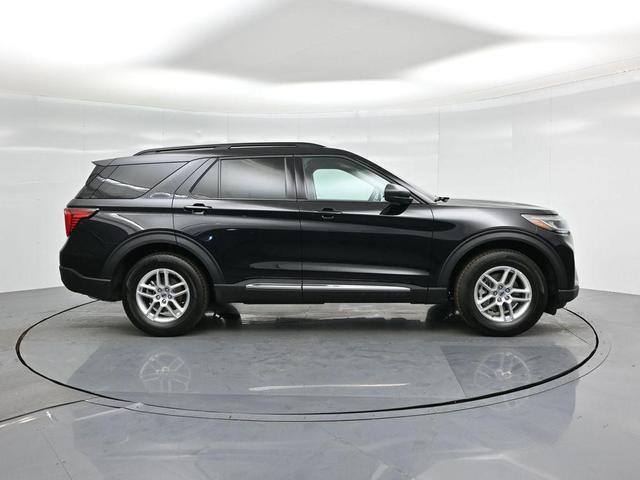 Photo of 2025 Black Metallic Ford Explorer