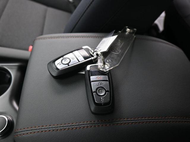 Photo of 2025 Black Metallic Ford Explorer