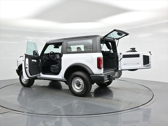 Photo of 2025 Oxford White Ford Bronco