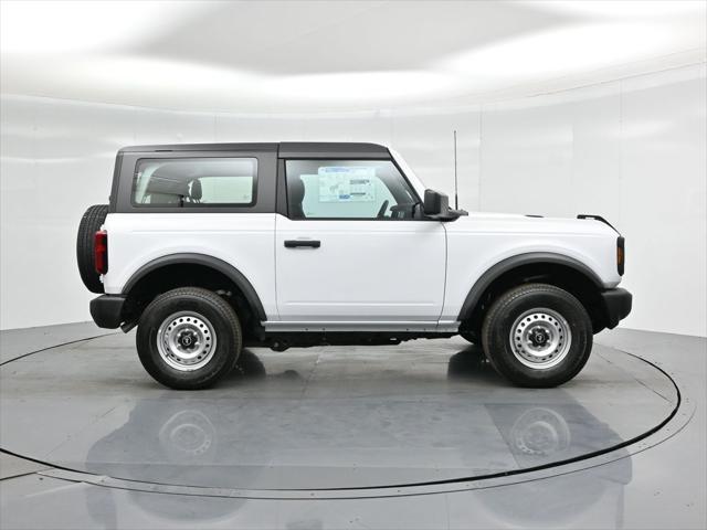 Photo of 2025 Oxford White Ford Bronco