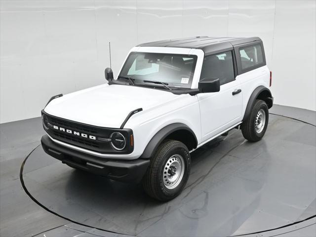 Photo of 2025 Oxford White Ford Bronco