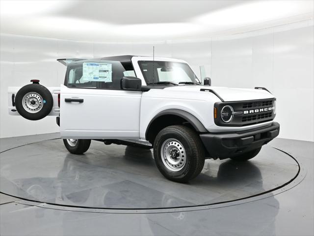 Photo of 2025 Oxford White Ford Bronco