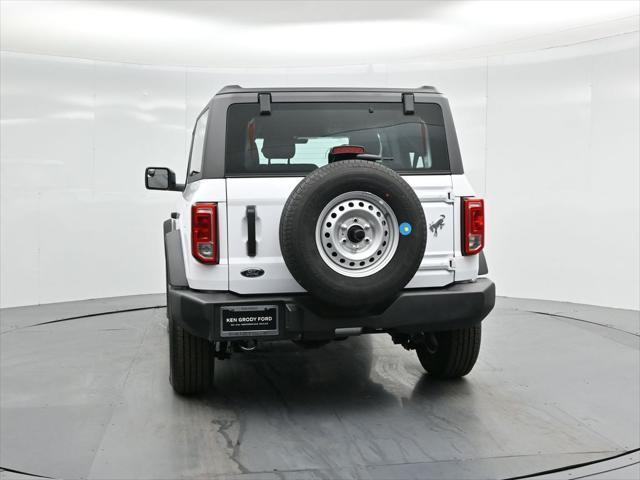 Photo of 2025 Oxford White Ford Bronco
