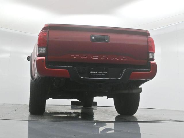 Photo of 2018 Barcelona Red Metallic Toyota Tacoma