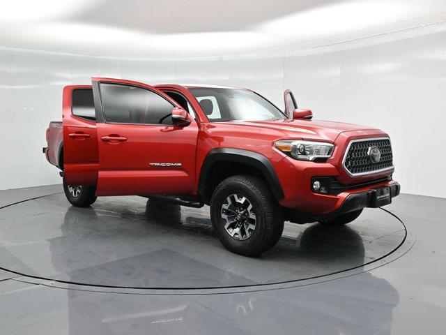 Photo of 2018 Barcelona Red Metallic Toyota Tacoma