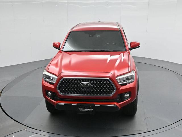 Photo of 2018 Barcelona Red Metallic Toyota Tacoma