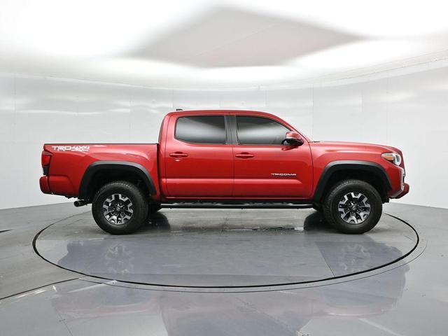 Photo of 2018 Barcelona Red Metallic Toyota Tacoma