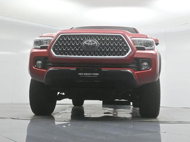 Photo of 2018 Barcelona Red Metallic Toyota Tacoma