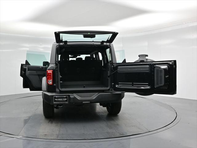 Photo of 2025 Shadow Black Ford Bronco
