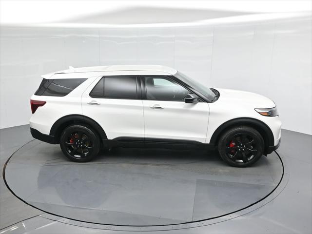 Photo of 2022 Star White Metallic Tri-Coat Ford Explorer