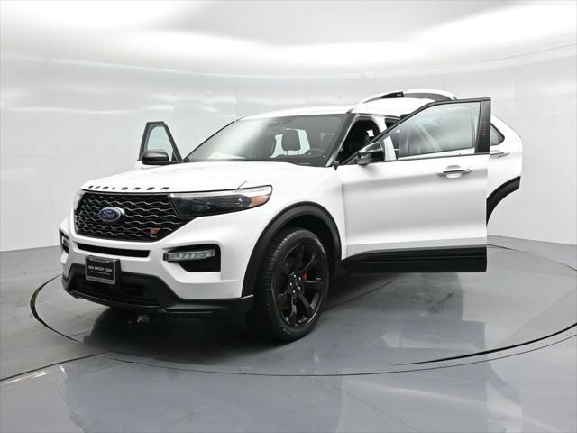 Photo of 2022 Star White Metallic Tri-Coat Ford Explorer