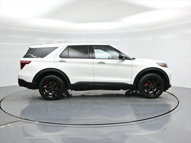 Photo of 2022 Star White Metallic Tri-Coat Ford Explorer