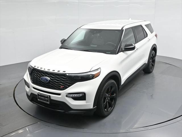 Photo of 2022 Star White Metallic Tri-Coat Ford Explorer