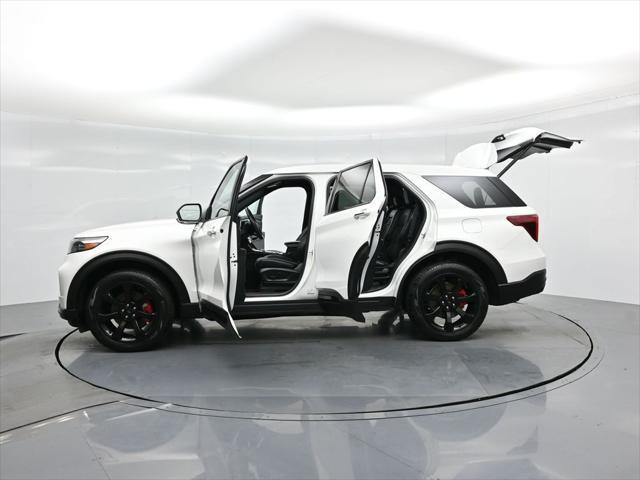 Photo of 2022 Star White Metallic Tri-Coat Ford Explorer