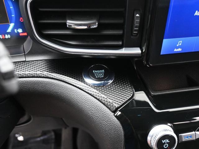Photo of 2022 Star White Metallic Tri-Coat Ford Explorer
