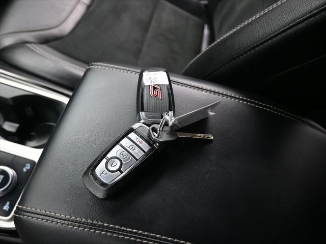 Photo of 2022 Star White Metallic Tri-Coat Ford Explorer
