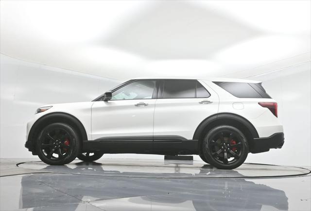 Photo of 2022 Star White Metallic Tri-Coat Ford Explorer