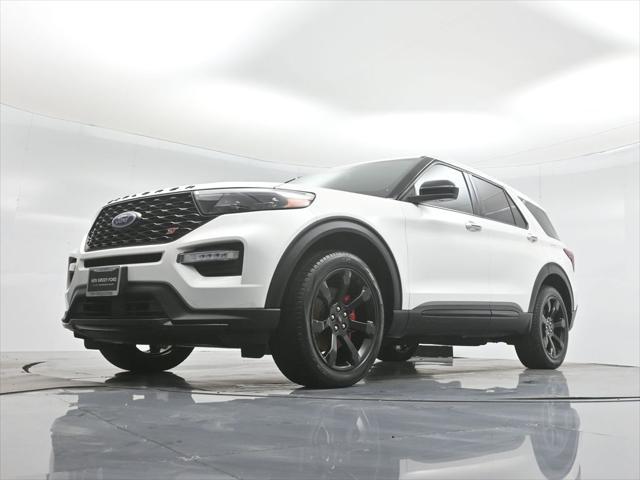 Photo of 2022 Star White Metallic Tri-Coat Ford Explorer