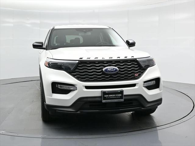 Photo of 2022 Star White Metallic Tri-Coat Ford Explorer