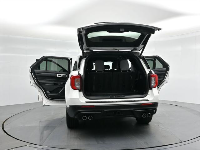 Photo of 2022 Star White Metallic Tri-Coat Ford Explorer