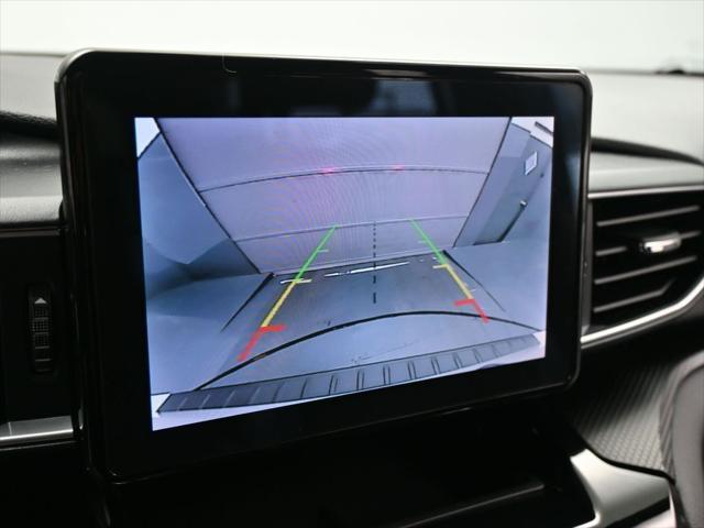 Photo of 2022 Star White Metallic Tri-Coat Ford Explorer