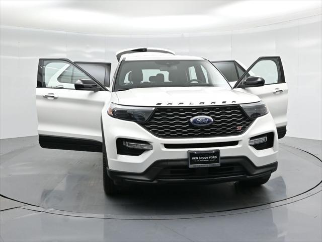 Photo of 2022 Star White Metallic Tri-Coat Ford Explorer