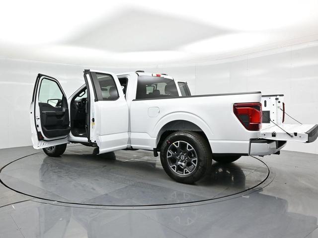 Photo of 2025 Oxford White Ford F-150
