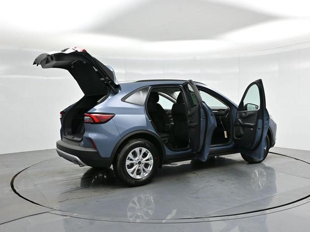 Photo of 2025 Vapor Blue Ford Escape