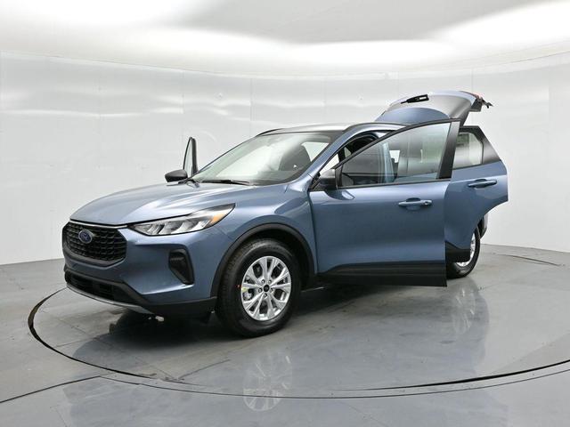 Photo of 2025 Vapor Blue Ford Escape