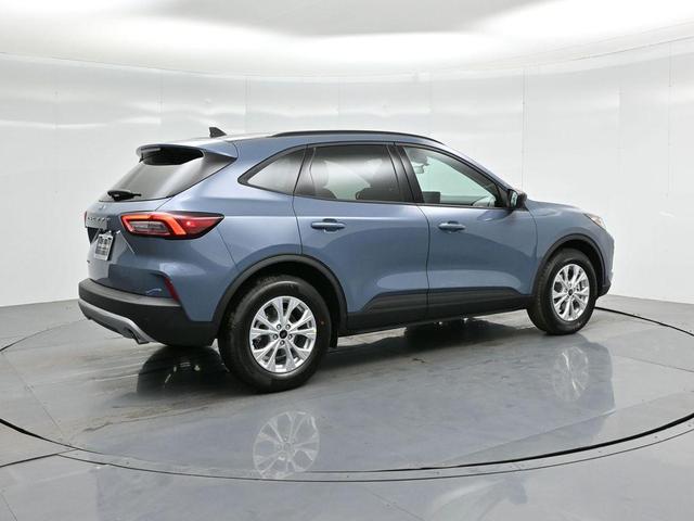 Photo of 2025 Vapor Blue Ford Escape