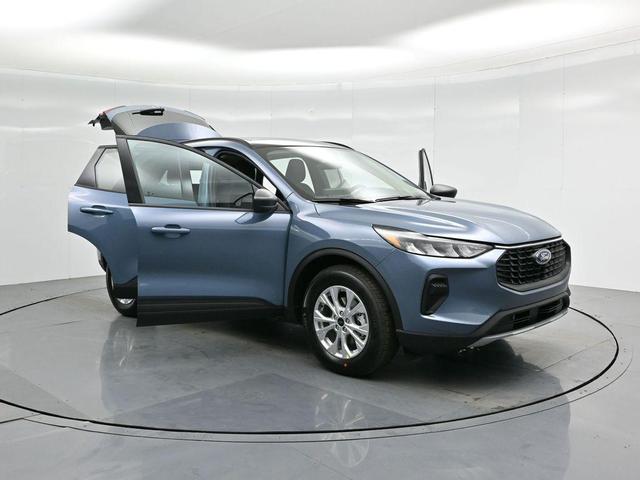 Photo of 2025 Vapor Blue Ford Escape