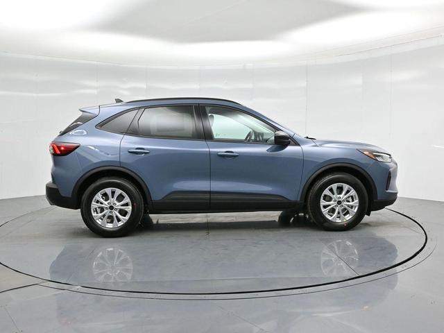 Photo of 2025 Vapor Blue Ford Escape