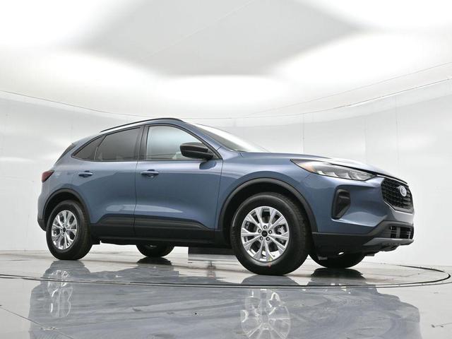 Photo of 2025 Vapor Blue Ford Escape